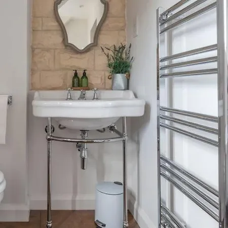 Cotswold Luxury Coach House - Ideal For Couples, W/ Ev Charging Andoversford Exterior photo