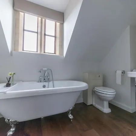 Cotswold Luxury Coach House - Ideal For Couples, W/ Ev Charging Andoversford Exterior photo