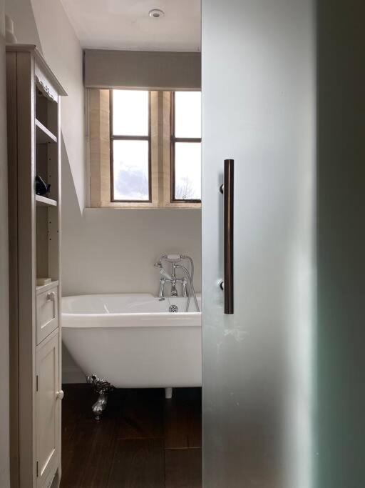 Cotswold Luxury Coach House - Ideal For Couples, W/ Ev Charging *